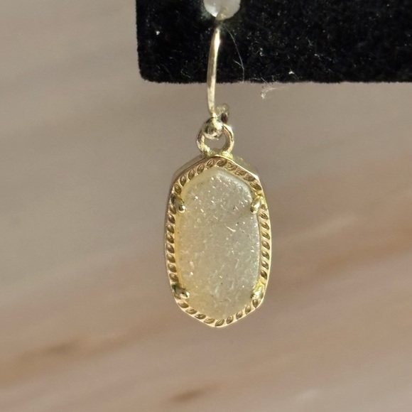 Kendra Scott Silver Tone Iridescent Drusy Drop Earrings 3/4” - Picture 3 of 11